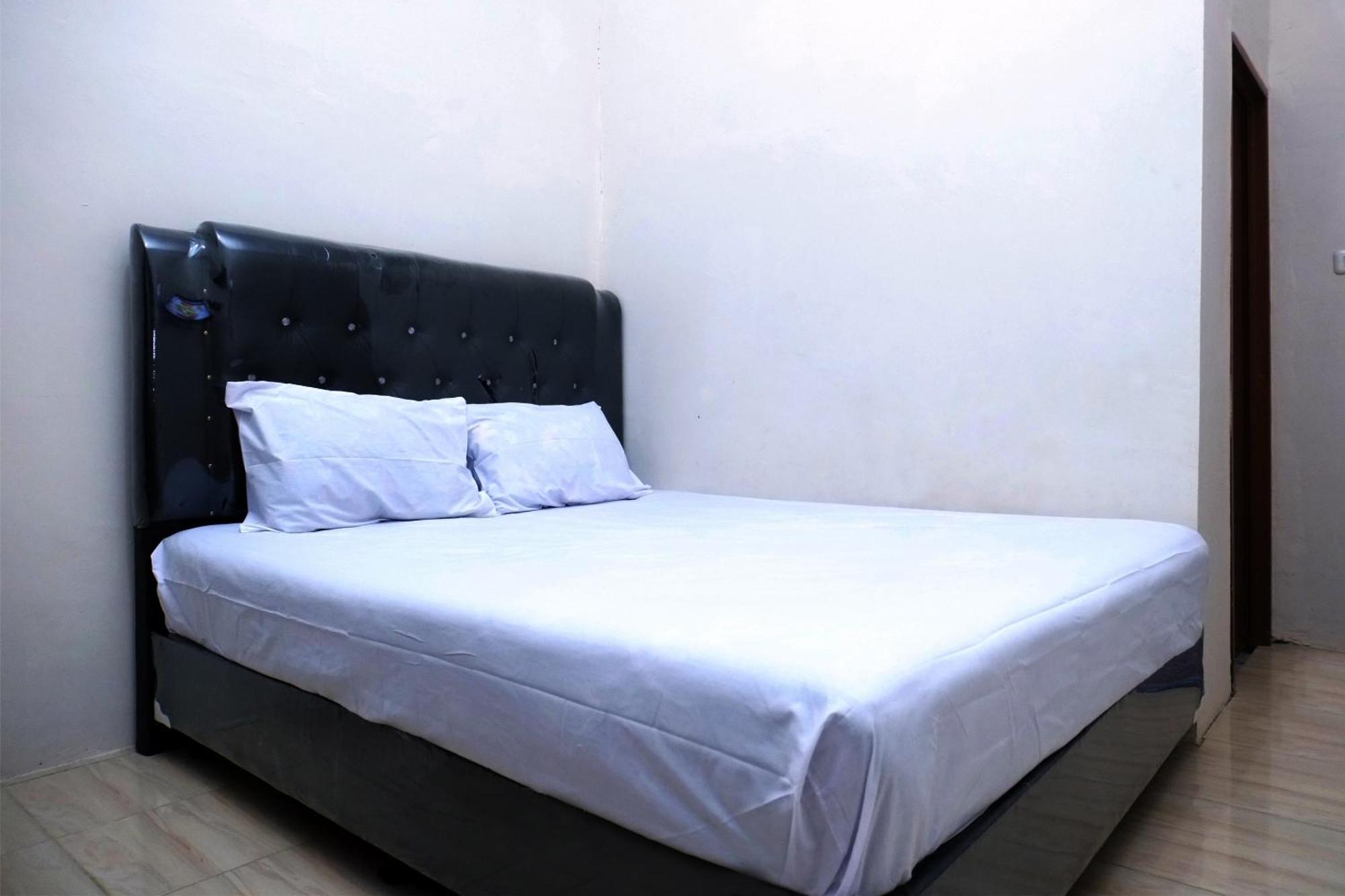 Oyo Life 2507 Rooftop Hotel Pekanbaru