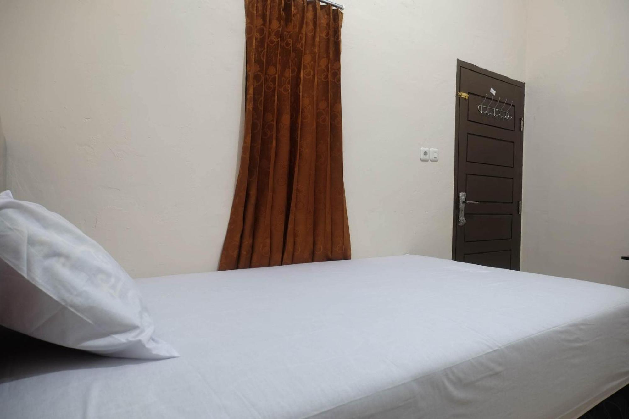 Hotel Oyo Life 2507 Rooftop 2*