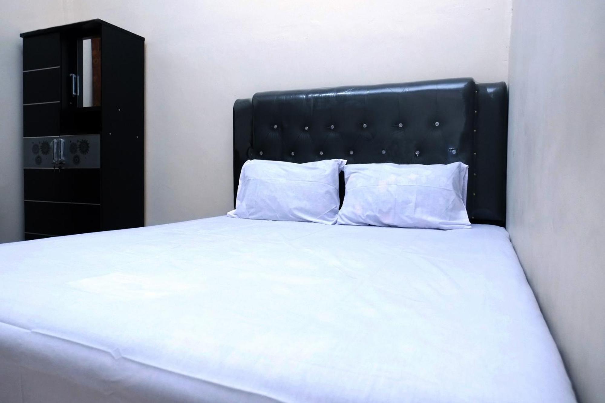 Oyo Life 2507 Rooftop 2*
