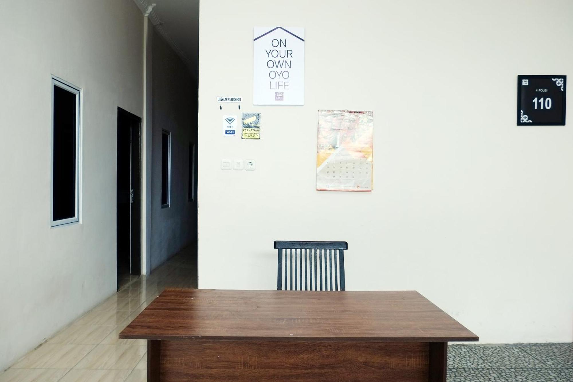 Oyo Life 2507 Rooftop Hotel
